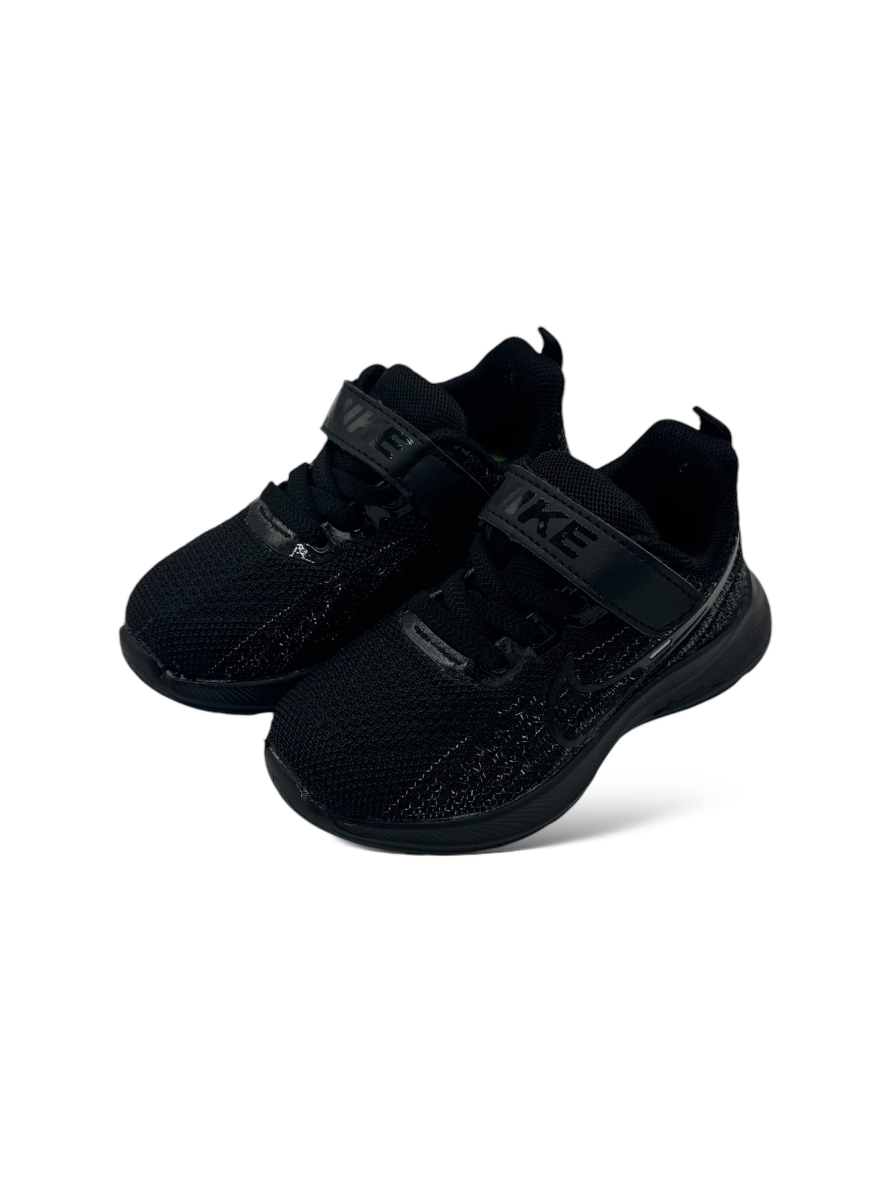 BABY BLACK COMFY RUNNERS