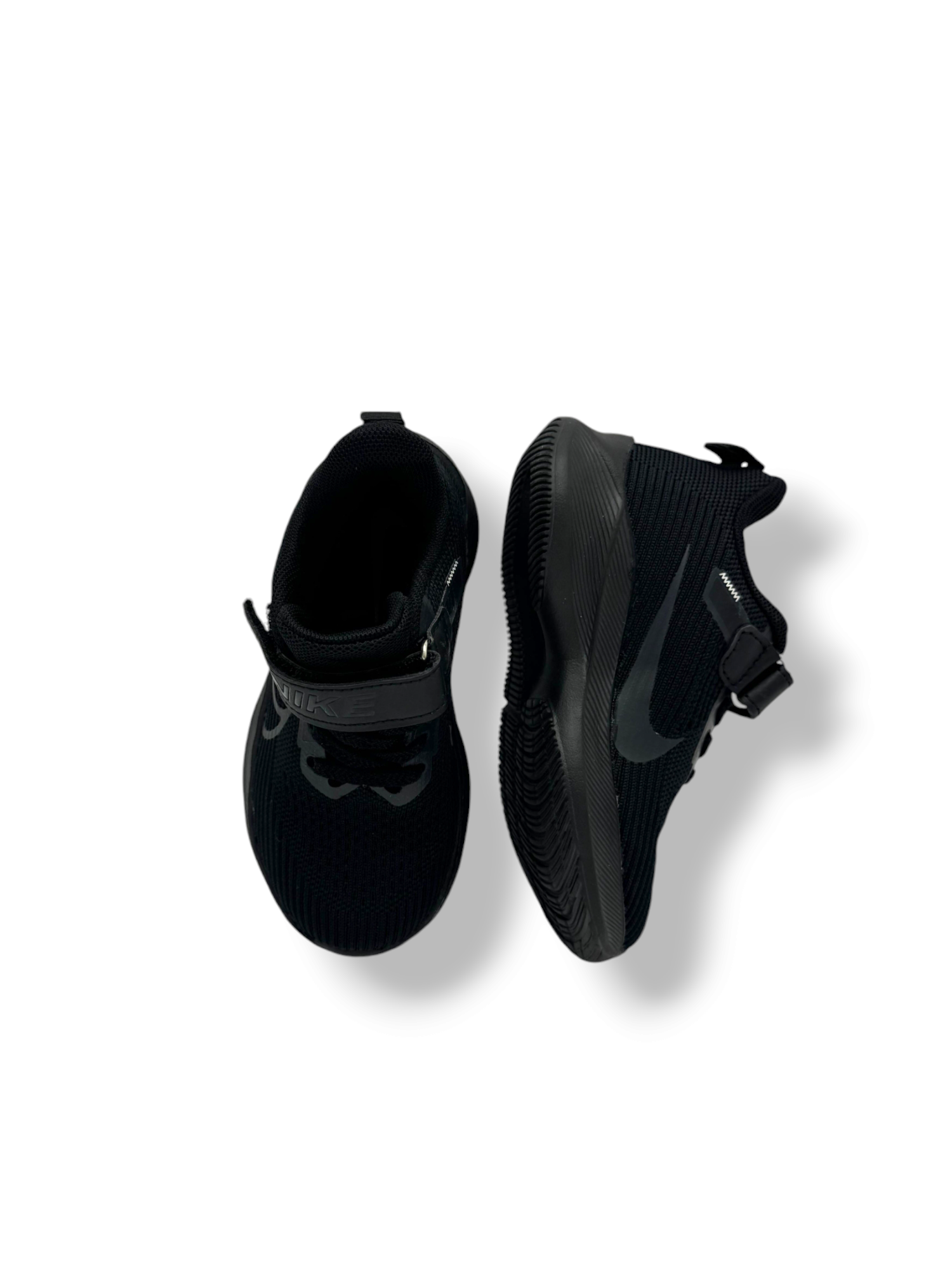 KIDS BLACK COMFY RUNNERS