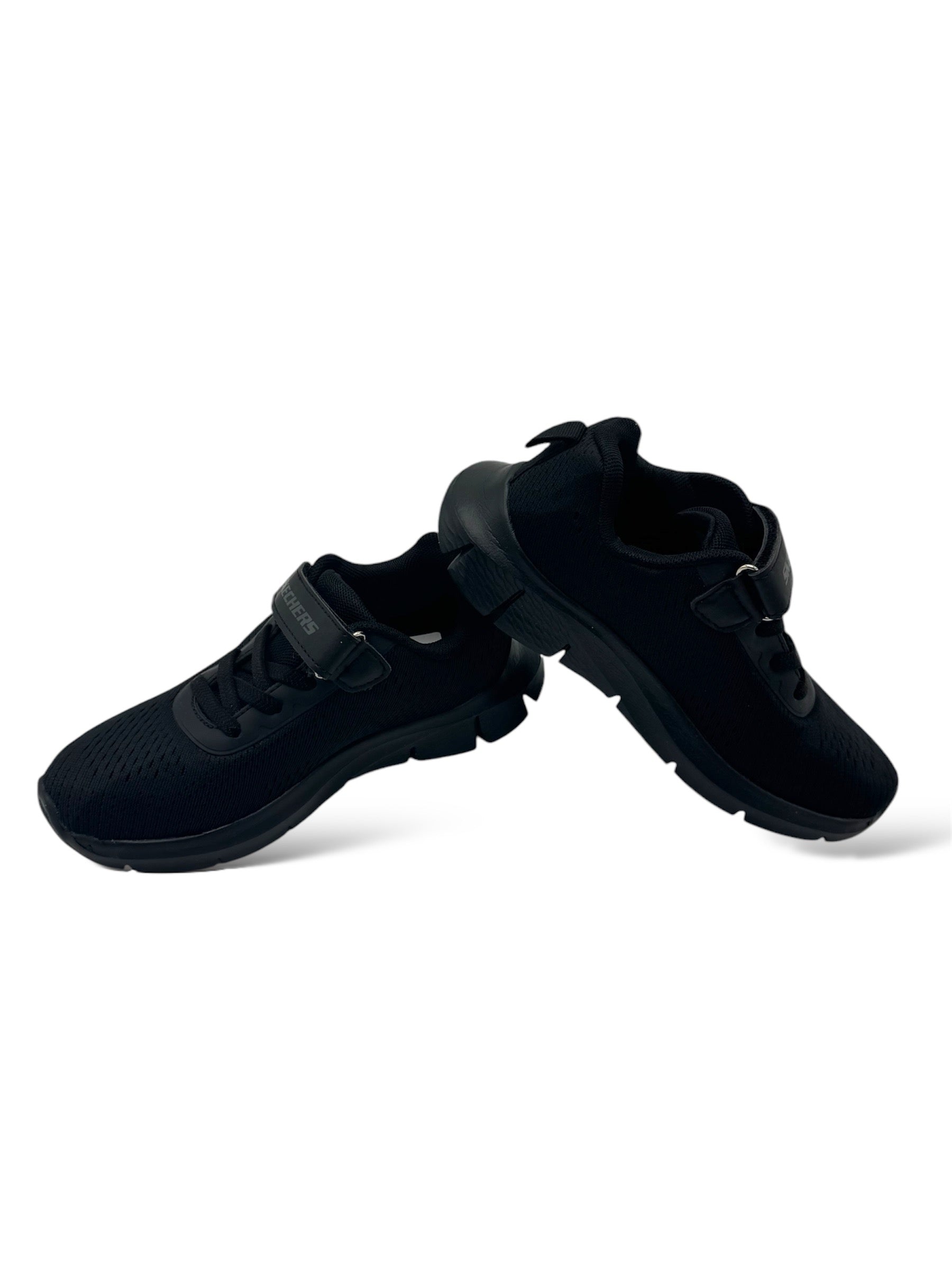 KIDS BLACK COMFY RUNNERS