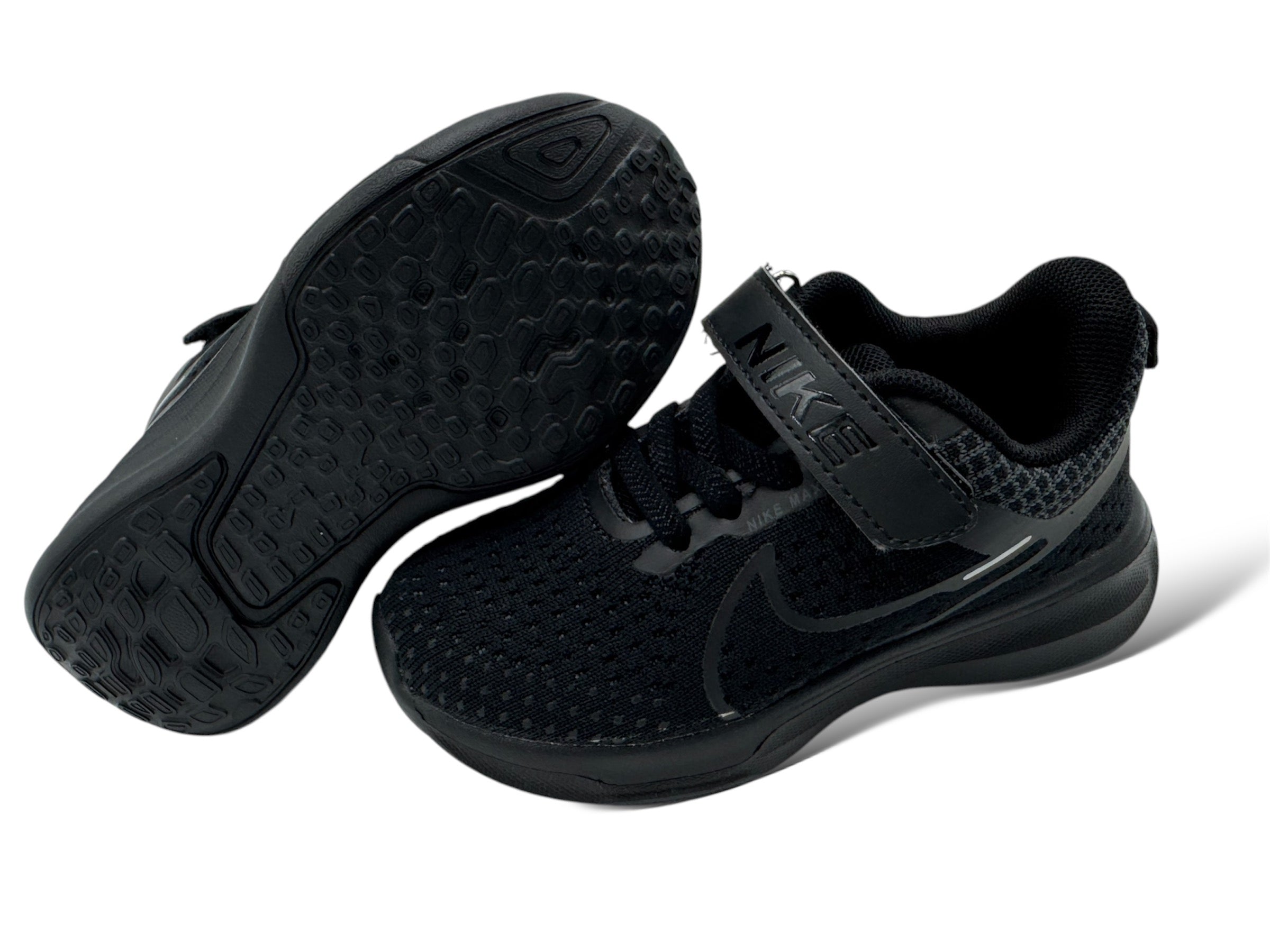 KIDS BLACK COMFY RUNNERS