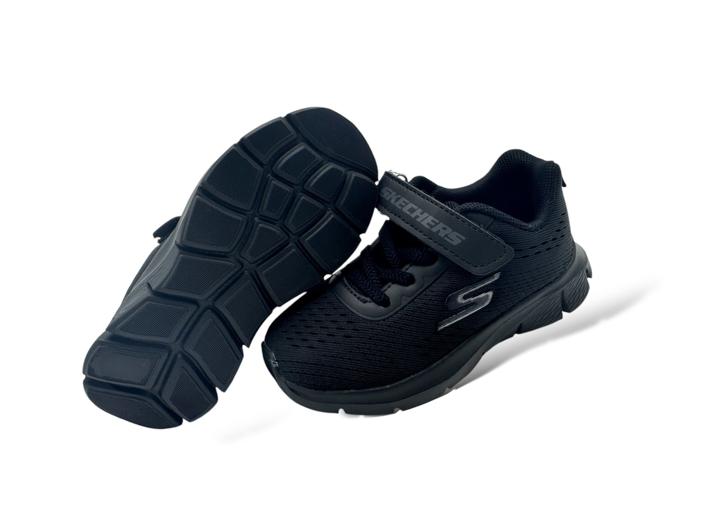 KIDS BLACK COMFY RUNNERS