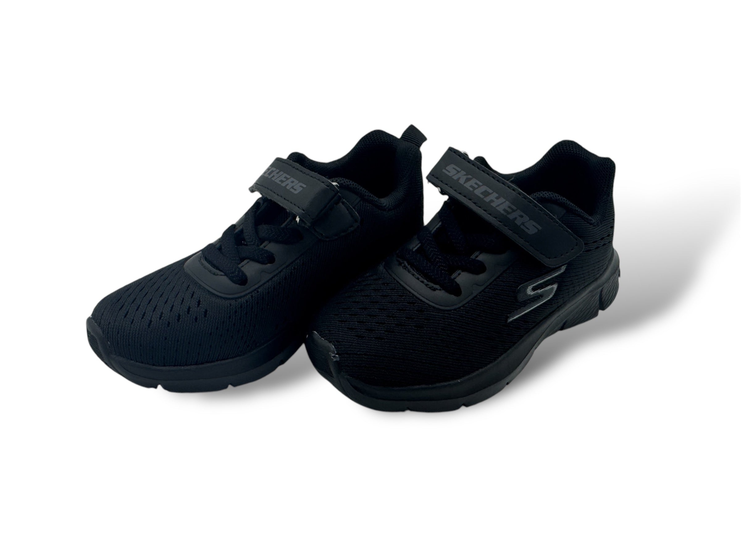 KIDS BLACK COMFY RUNNERS