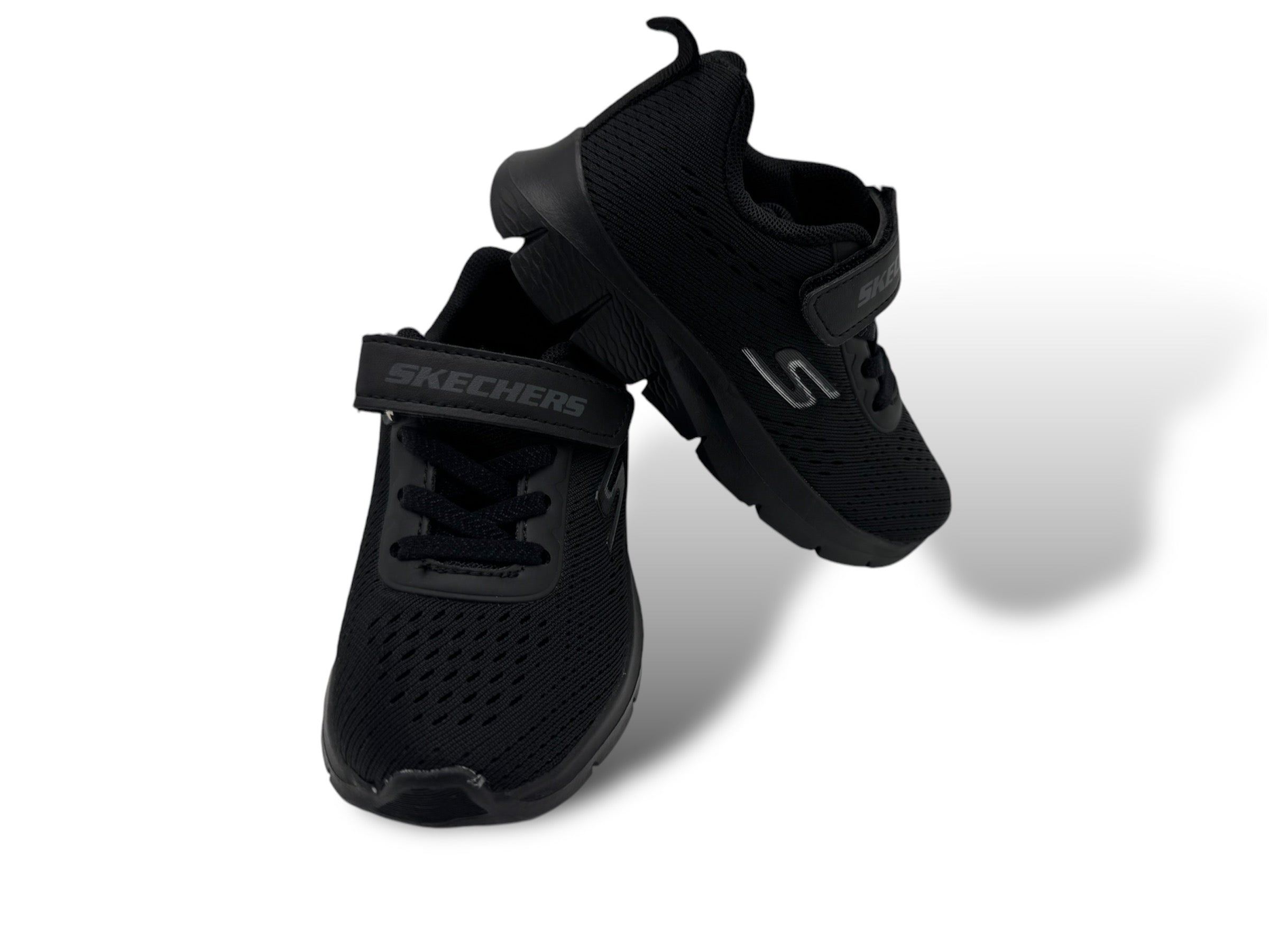 KIDS BLACK COMFY RUNNERS