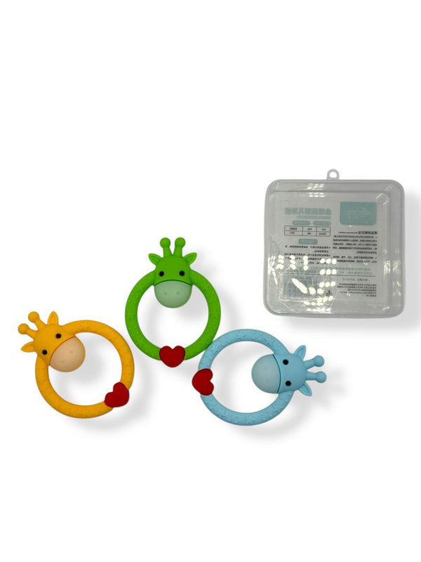 BABY GIRAFFE HAND TEETHER