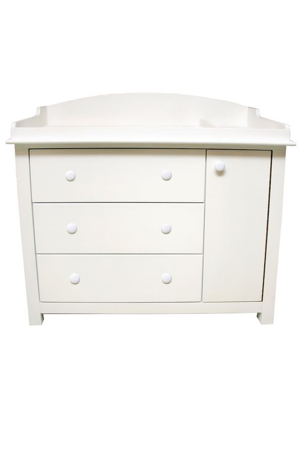 WOODEN CHEST OF DRAWERS - 8904